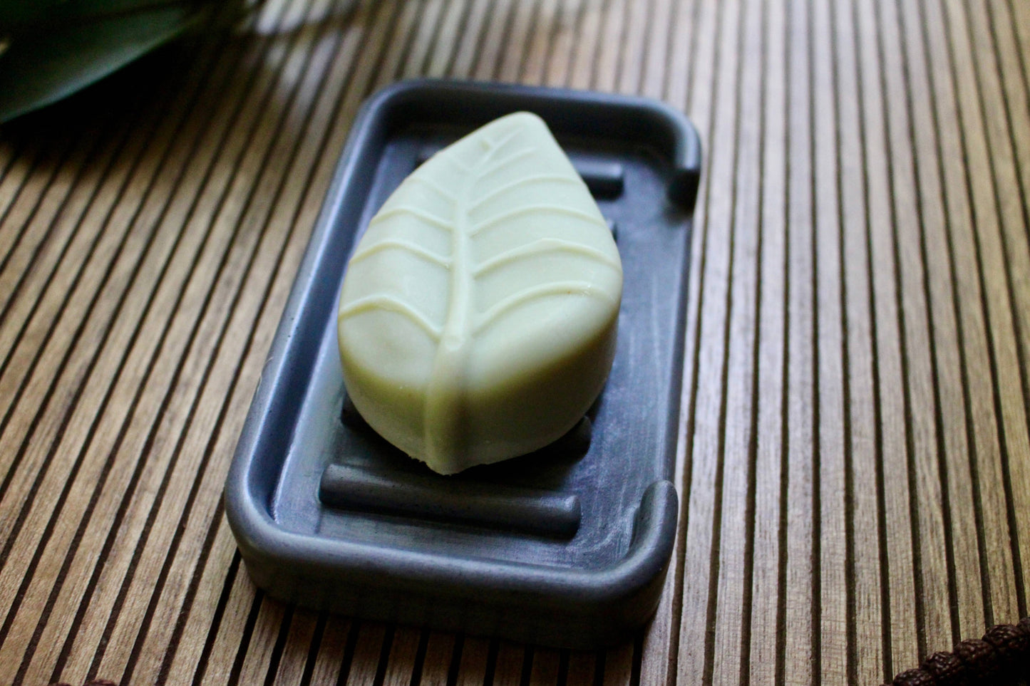 HYGGE SOAP DISH: CROW - DARK GRAY