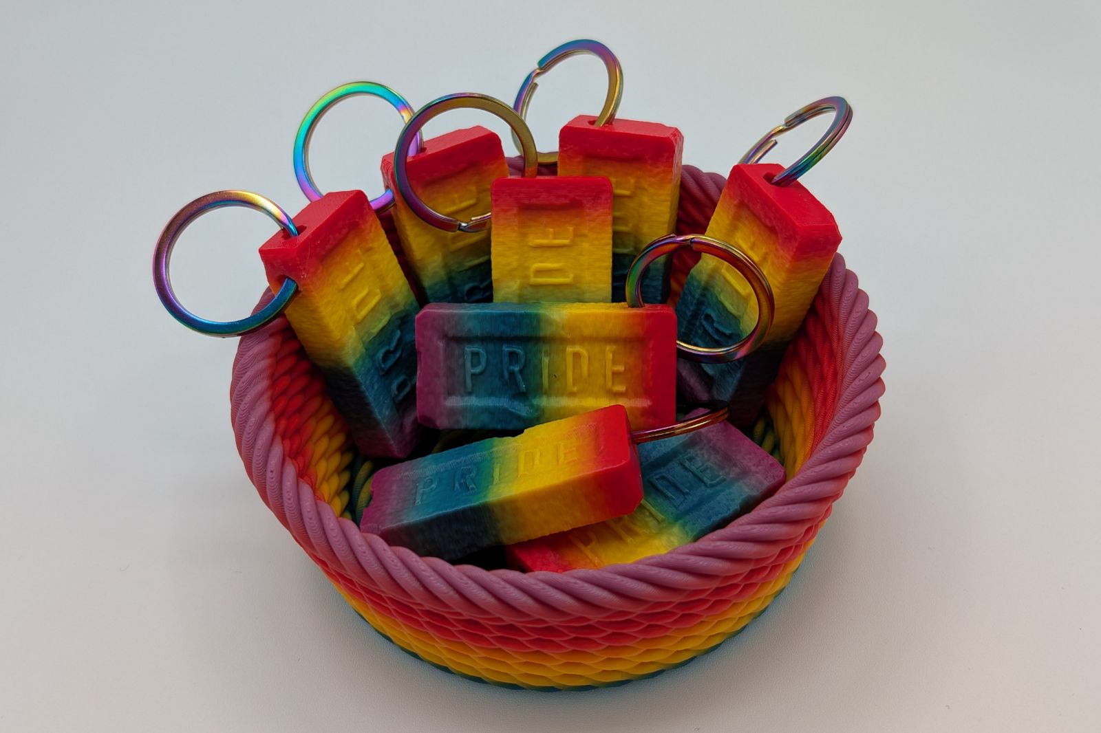 レインボーチャーム　monotone Pride Brick Keychain - Rainbow – Rainbow Cammo